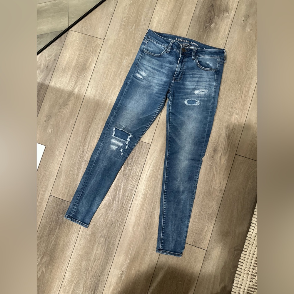 American Eagle Denim - Size 6 - Super Cute Fit